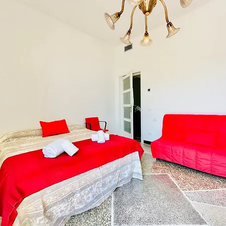 Hostdomus - Casa Ester نولي