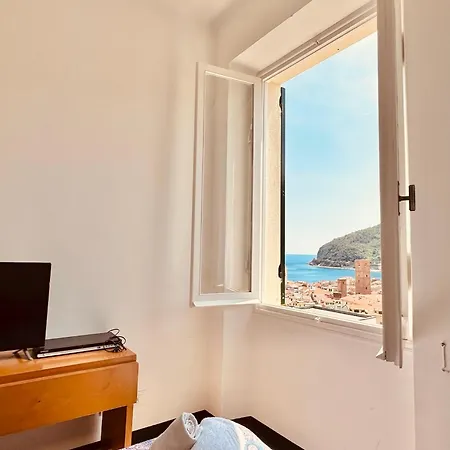 Hostdomus - Casa Ester نولي